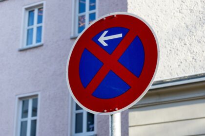 Verkehrsschild absolutes Halteverbot